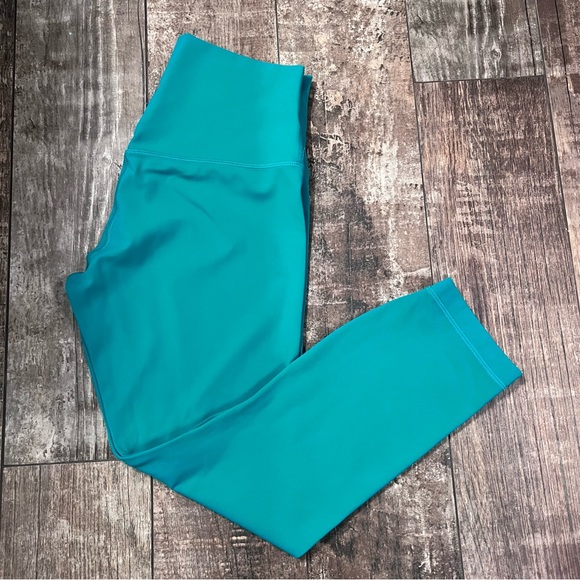 Lululemon high waist 23” align leggings 💚 - Picture 2 of 6